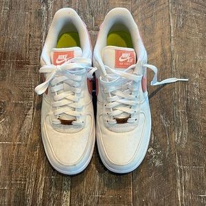 Nike Wmns Air Force 1 Low SE Catechu